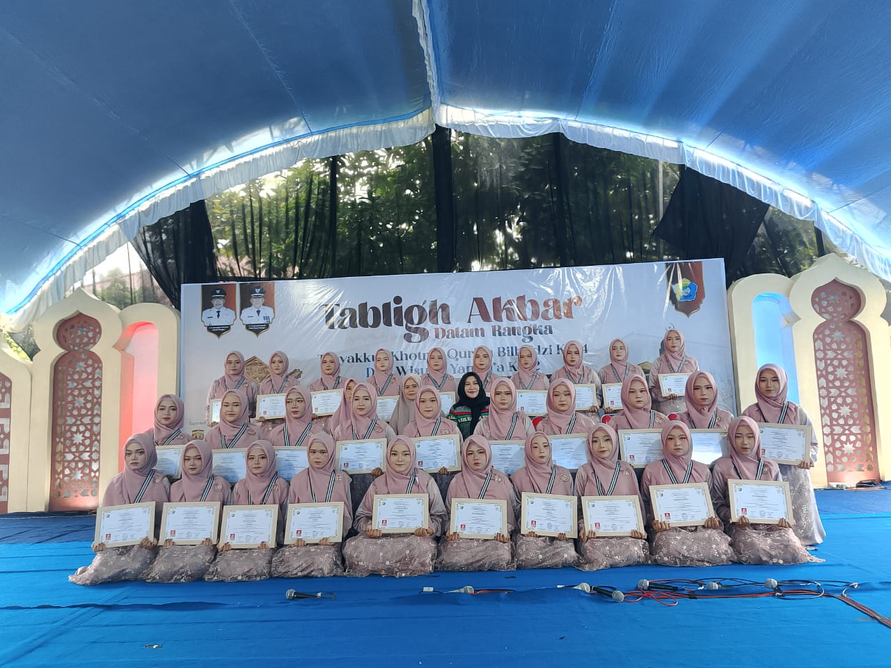 Hj. Maryam Tamoreka, S.Kom Anggota DPRD (Dewan Perwakilan Daerah) Provinsi Sulawesi Tengah.